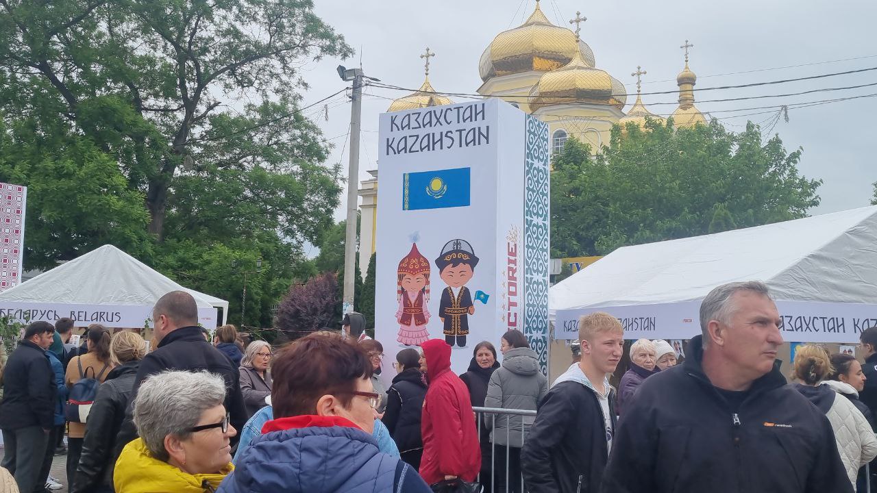 Будем дружить домами: Пока в Молдове власти упорно пытаются разделить  народ, в регионах проводят фестивали дружбы - MD.KP.MEDIA